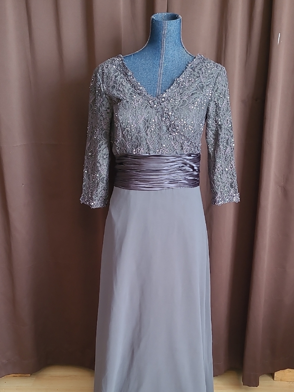 Night Scene, Beaded Lace V-Neck Long Sleeve Dress in Gray